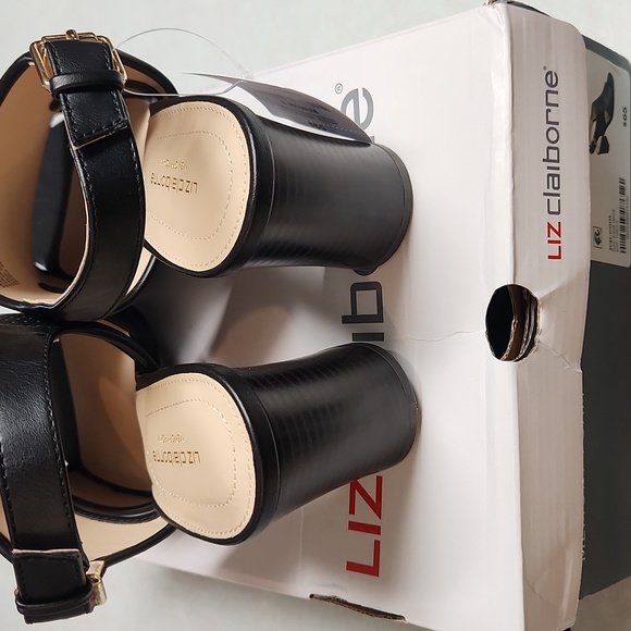 Liz Claiborne memory foam sandals - Picture 4 of 9